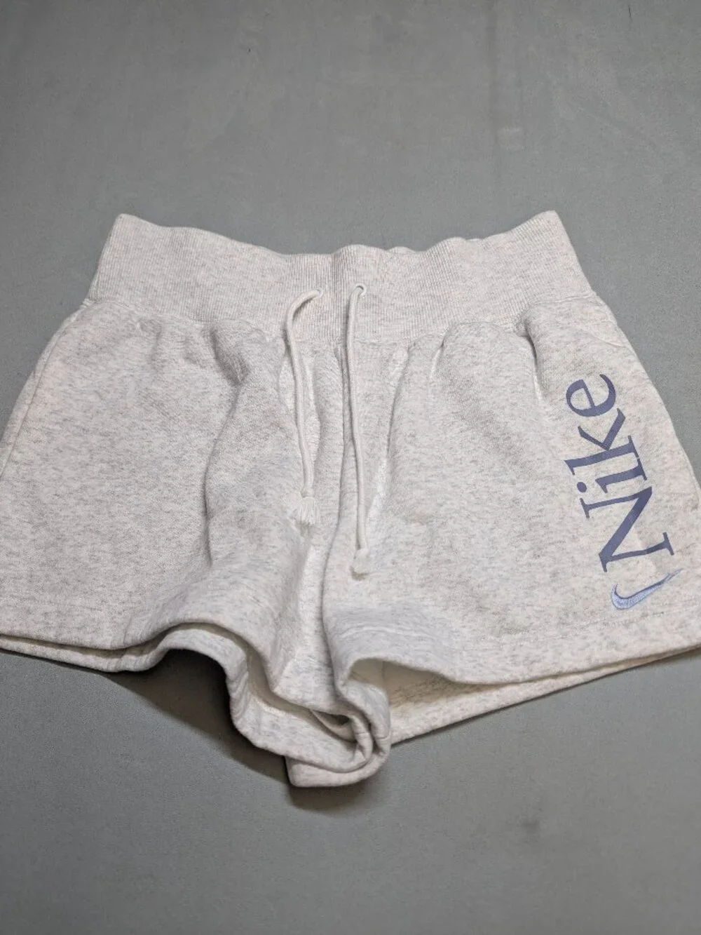 Nike Phoenix High Rise Logo Short - Size Medium